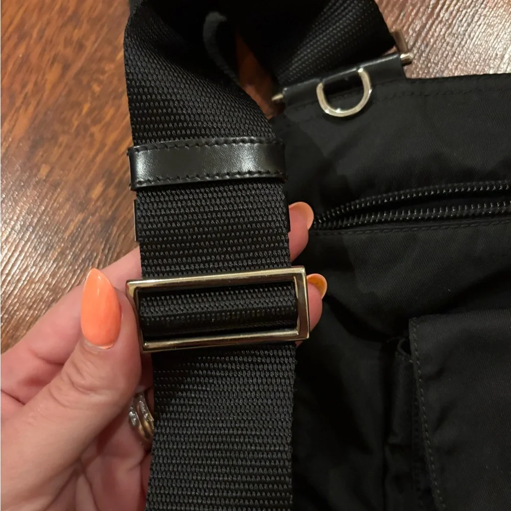 Prada Black Messenger Bag Sleek Minimalist Design - Picture 3 of 9